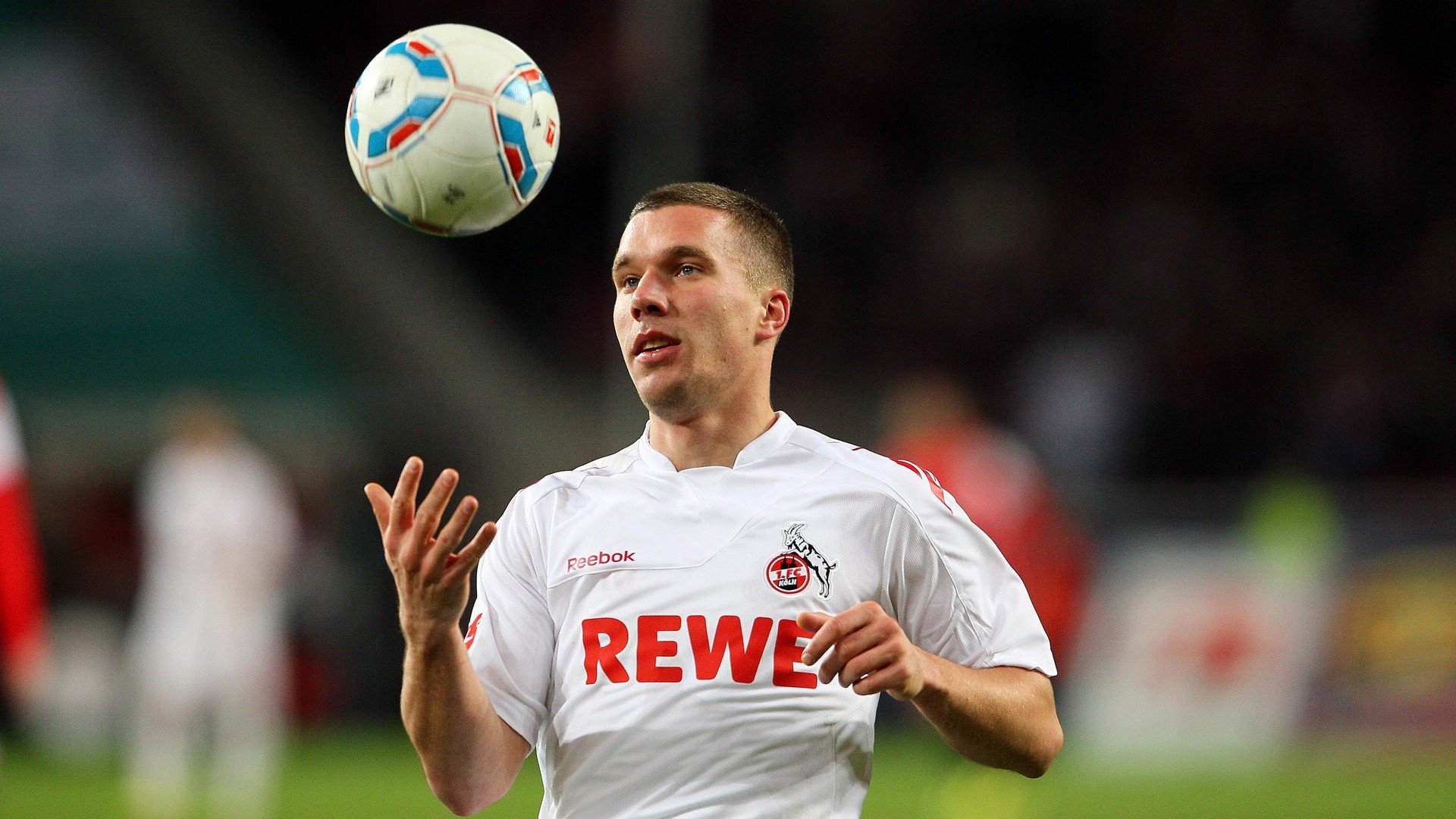 霍勒迪快攻策应队友命中率提升明显，霍勒迪单挑